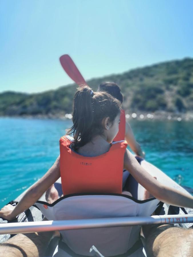 Cara Catherine Geremeas Exterior photo